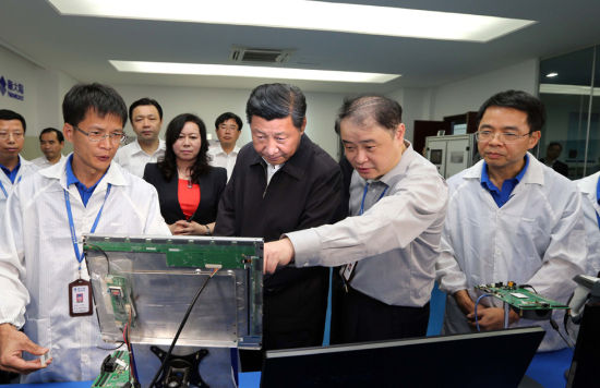 <b>目睹金年会体育金字招牌信誉至上20年变化 习近平感慨创新是必由之路</b>